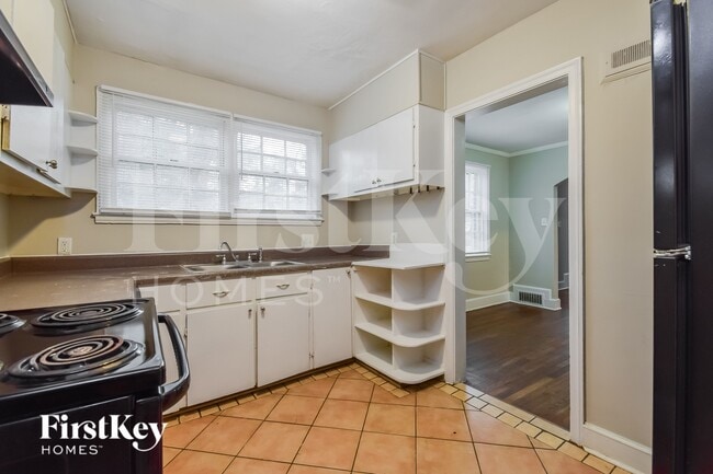 Photo - 1655 Altadena Pl SW