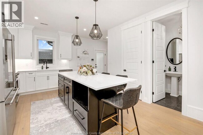 Photo - 1023 Walker Rd