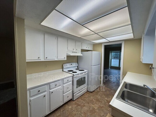 Photo - 951 Taylorsview Dr