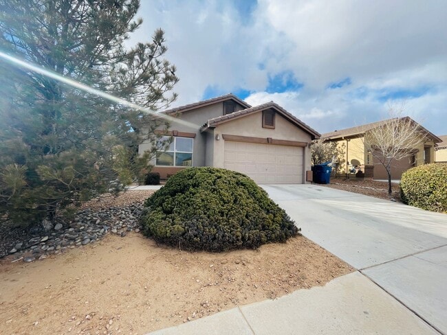 Photo - 4 bed 2 bath home in Huning Ranch.