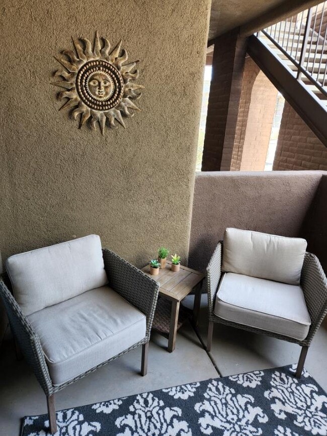 Patio - 2028 E River Rd Unit Placeta Escondida