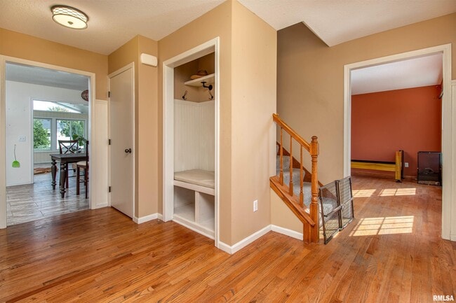 Photo - 1050 W Price St
