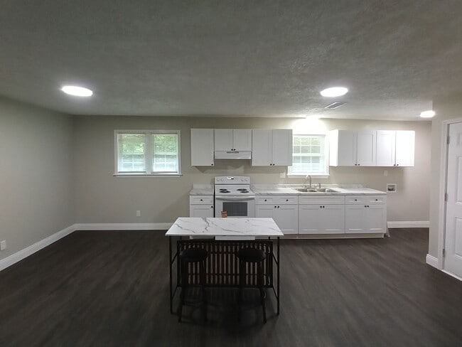 Photo - 47 Oakwood Dr