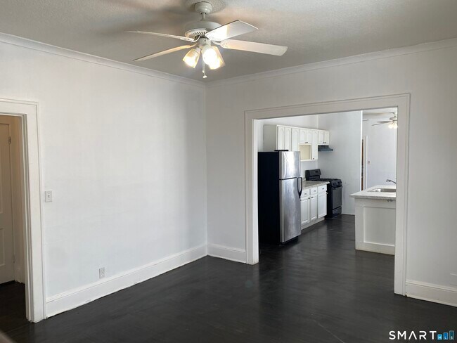 54-56-56 Westbourne Pkwy Unit 1st floor