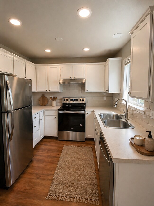 Photo - Hug3413(CWP) Unit A*