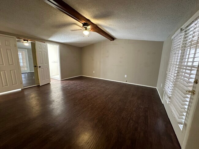 Photo - 2504 25th St