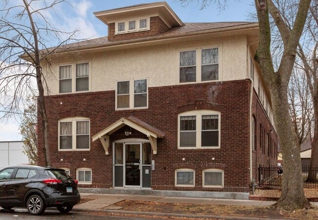 Photo - 1598 Charles Apartments