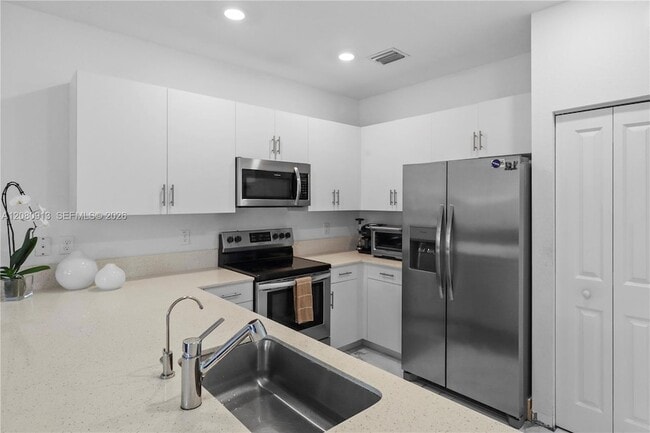 Photo - 957 NE 211th St