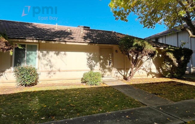 Fully Remodeled 3-Bd, 2-Ba Townhome with M... - Fully Remodeled 3-Bd, 2-Ba Townhome with M... Unidad 13