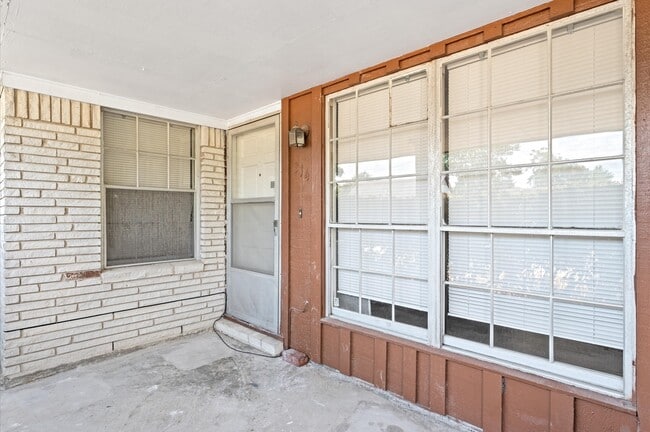 Photo - 314 Empress Dr