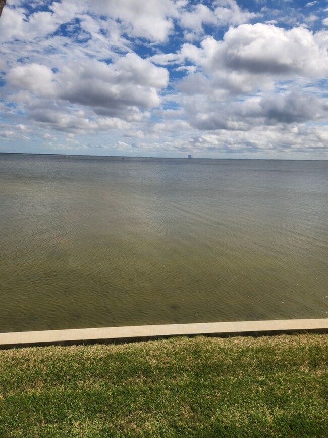 Photo - Waterfront 2 bedroom 2 Bath