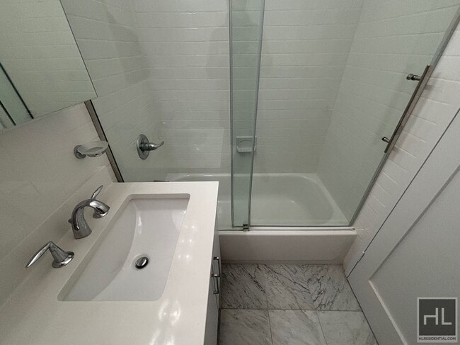 Photo - 5 AVENUE Unit 2F