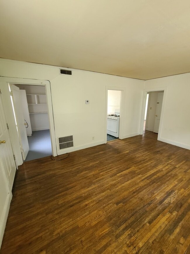 Photo - 1819-1821 N Madison Unit 1819