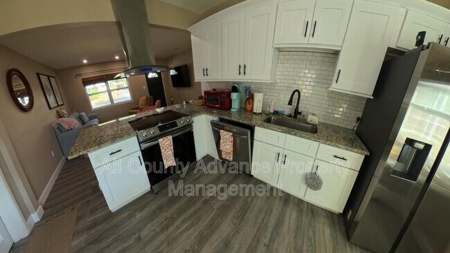 Photo - 1448 San Mateo Dr