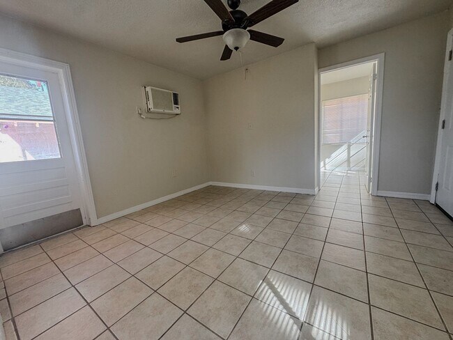 Photo - 710 N Grove St Unit 710 N Grove  C