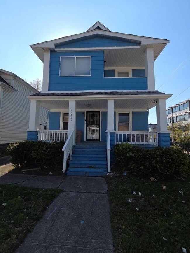 Building Photo - 2762 E 120th St Unit 2