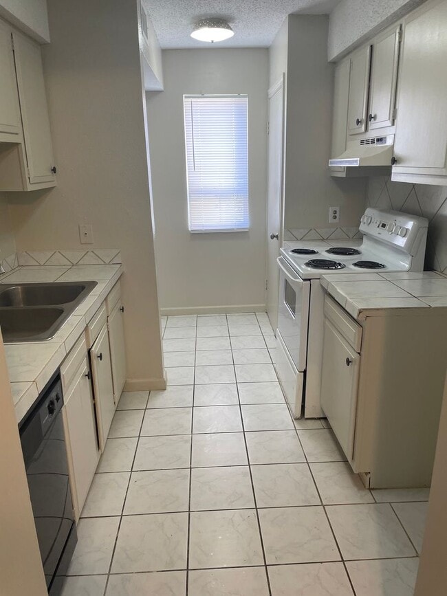 Photo - 2 bedroom 1 1/2 bath condominium