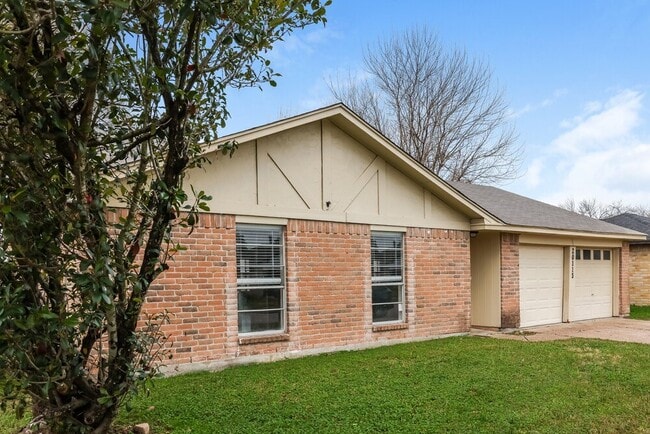 Photo - 20115 Woodhall Ln