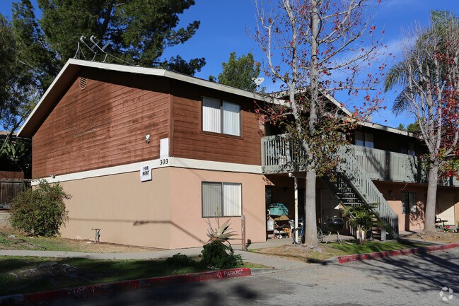 Vista Knolls Apartments - Vista Knolls Apartments