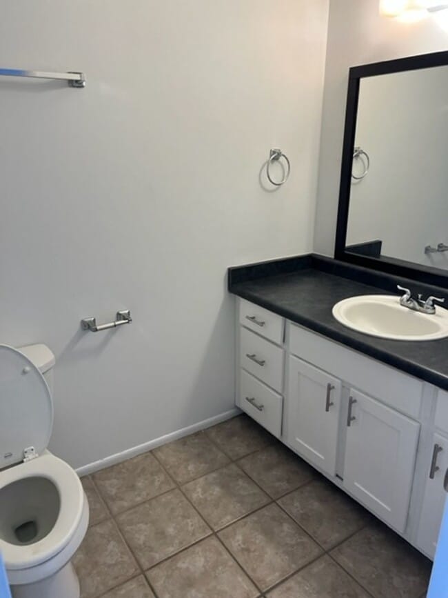 Photo - Beautifully updated townhouse, air conditi...