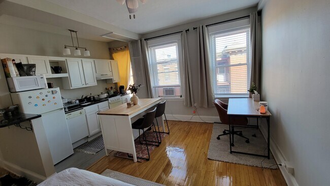 Photo - 1161 Commonwealth Ave
