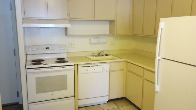 Photo - Great location off Leetsdale/Parker and Fl... Unit 116
