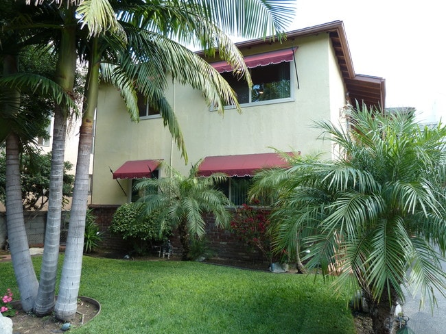 Building Photo - 457 Oak St Unit D