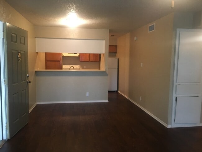 Photo - Cedar Ridge Apartments