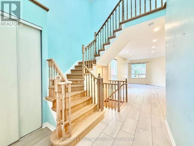 Photo - 1171 Springbank Dr