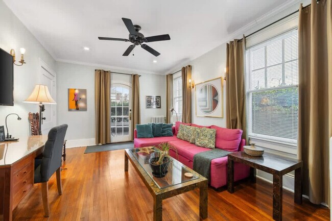 Photo - 536 Hawthorne Ln Unidad ID1331058P