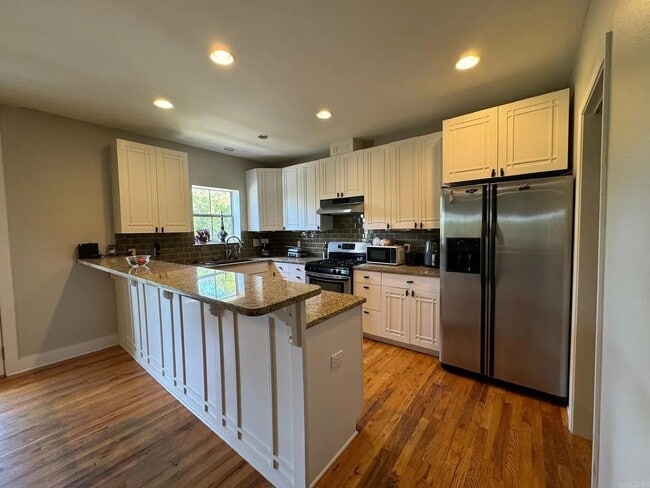 Photo - 3124 Kavanaugh Blvd Unit B