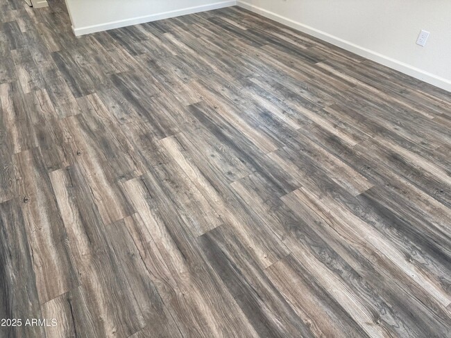 Photo - 217 W Estate Ln