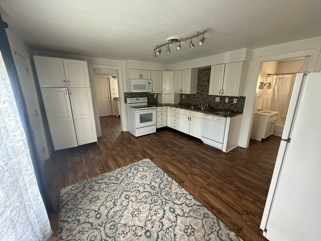 Photo - 901 S Kalamazoo Ave