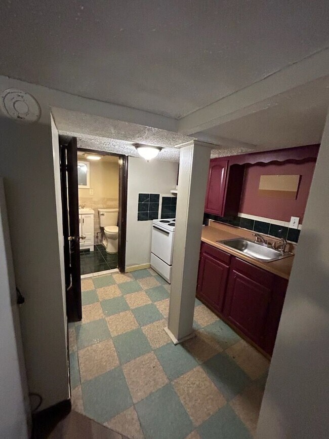 Photo - 31 Seattle St