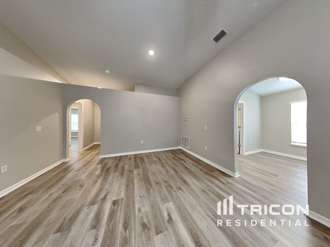 Photo - 649 Doe Cove Pl