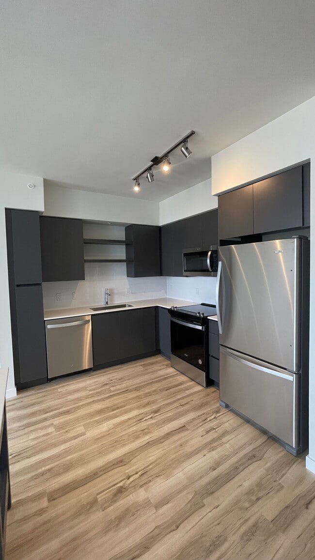 Building Photo - 212 SW 5th Ave Unit S1 Rental