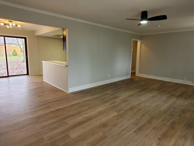 Photo - 411 Sussex Dr