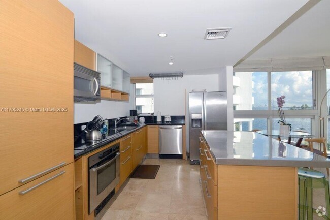 Building Photo - 7929 West Dr Rental