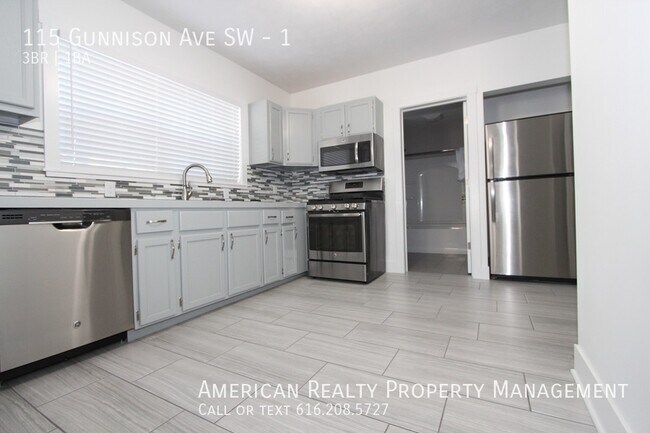 Photo - 115 Gunnison Ave SW Unit 1