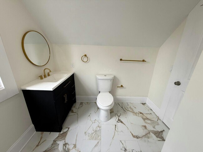 Photo - 1326 W 110th St