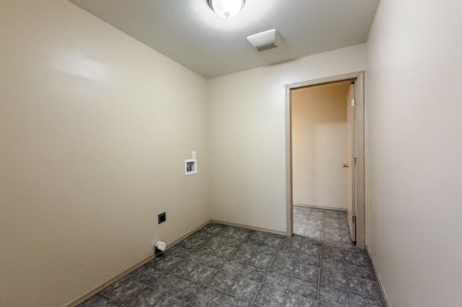 Photo - South Richland 4-Bedroom Home With Large Backyard