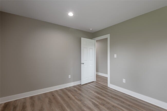 Photo - 250 Shady Oaks