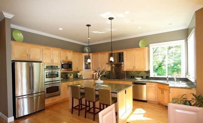 Photo - Live the Dream in Kirkland! Luxurious Home For Rent