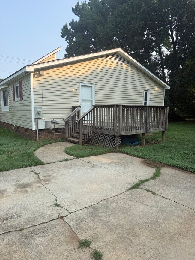 Photo - 5897 Weddington Rd