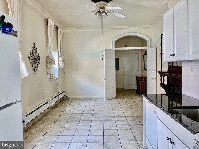 Building Photo - 1122 S Broad St