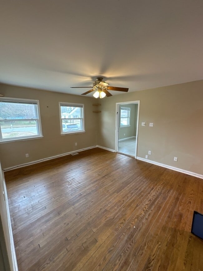 Cozy 3 Bedroom, 2 Bath Home 114 Cardinal... Apartment Jacksonville, NC