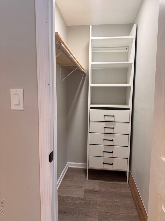 Photo - 549 Blue Point Rd