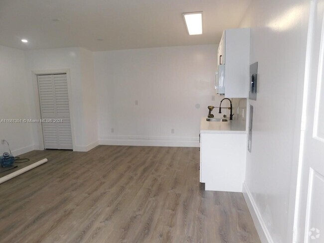 Building Photo - 16240 SW 286th St Unit B Rental