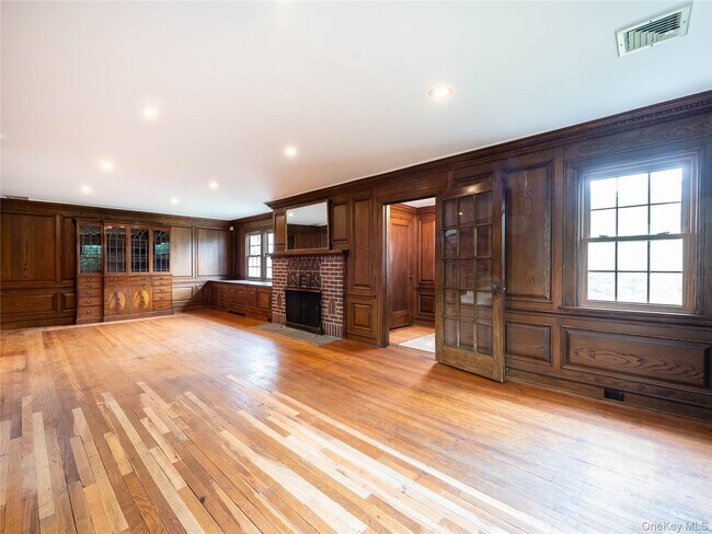 Photo - 189 Nassau Ave