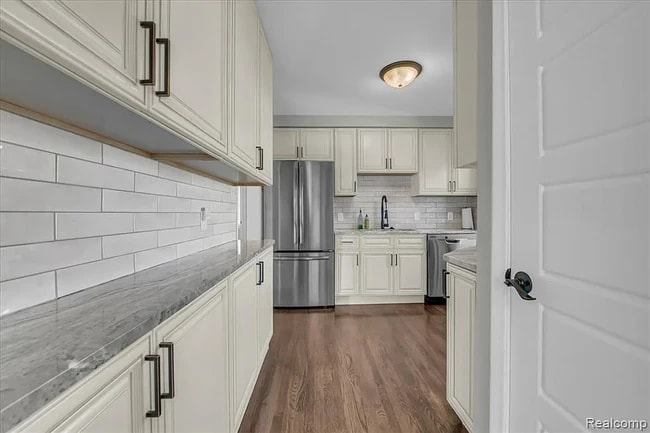 Photo - 266 Massoit St